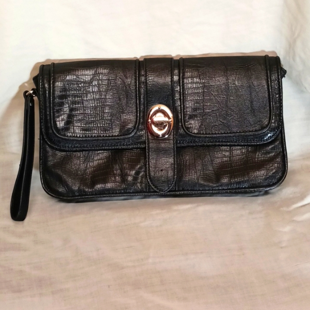 Cosmopolitan Faux Alligator Wrist Strap Clutch Purse